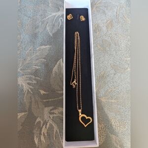 Heart necklace and earings, golden color
